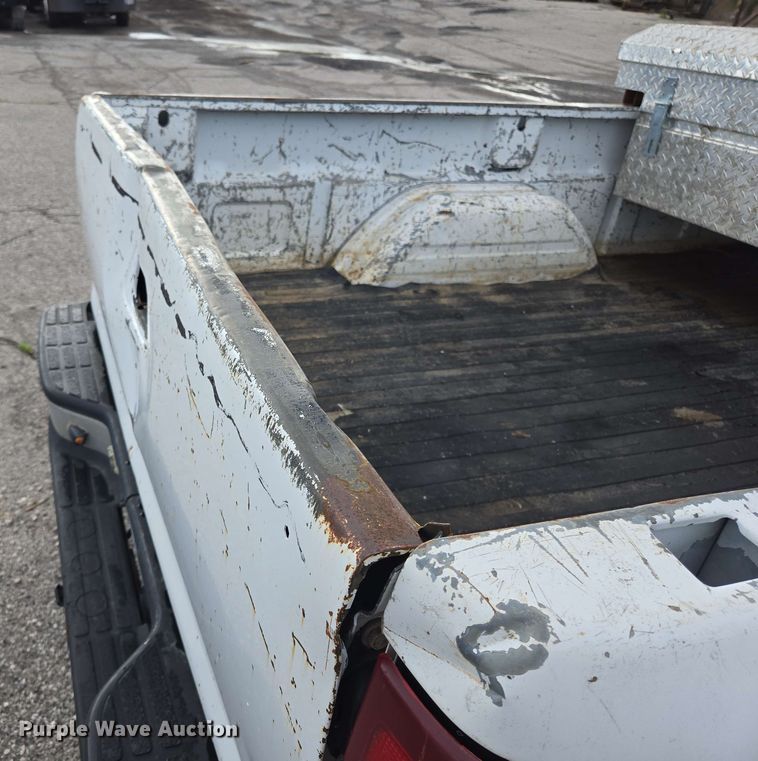 image for item EJ8715 2003 GMC Sierra 1500 pickup truck