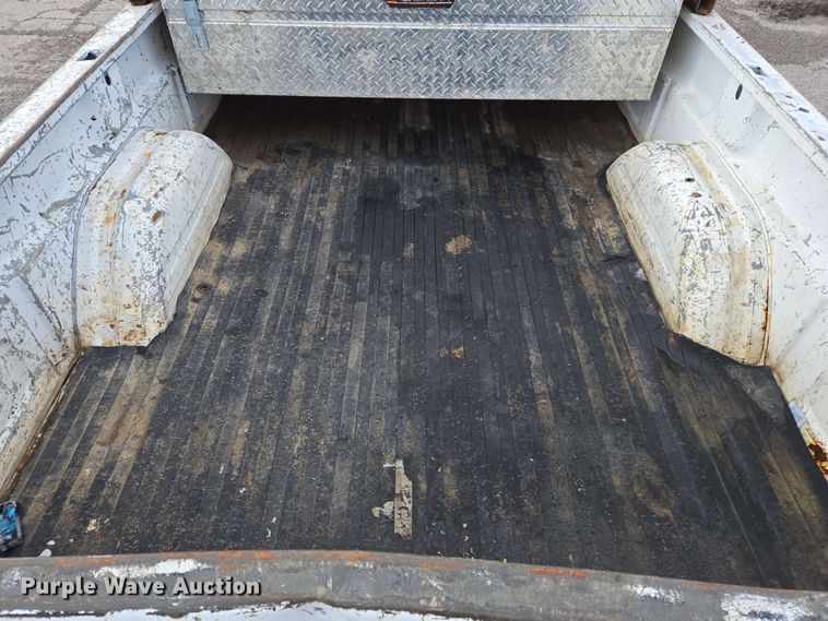 image for item EJ8715 2003 GMC Sierra 1500 pickup truck