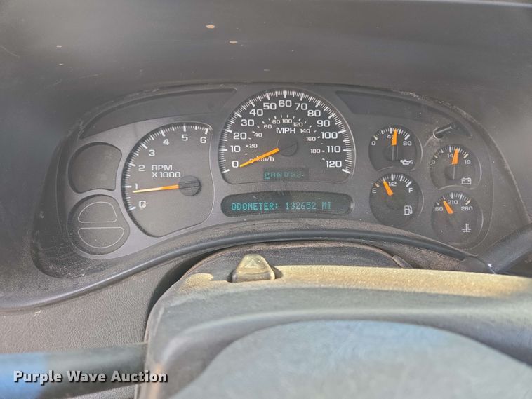 image for item EJ8715 2003 GMC Sierra 1500 pickup truck