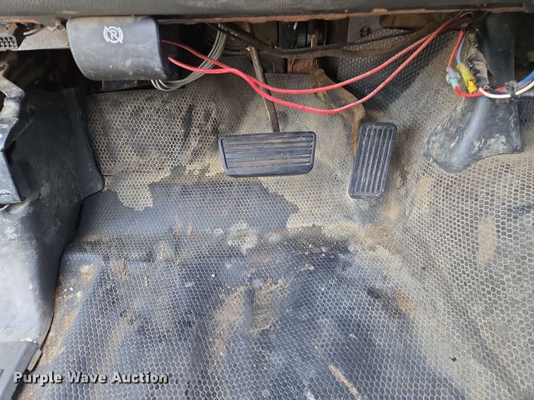 image for item EJ8715 2003 GMC Sierra 1500 pickup truck