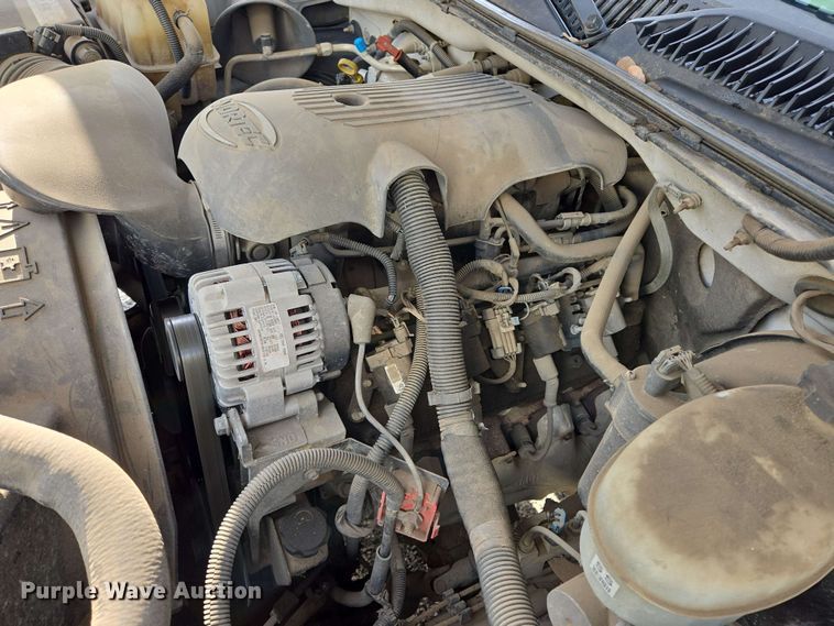 image for item EJ8715 2003 GMC Sierra 1500 pickup truck