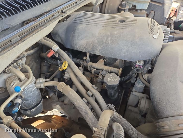 image for item EJ8715 2003 GMC Sierra 1500 pickup truck