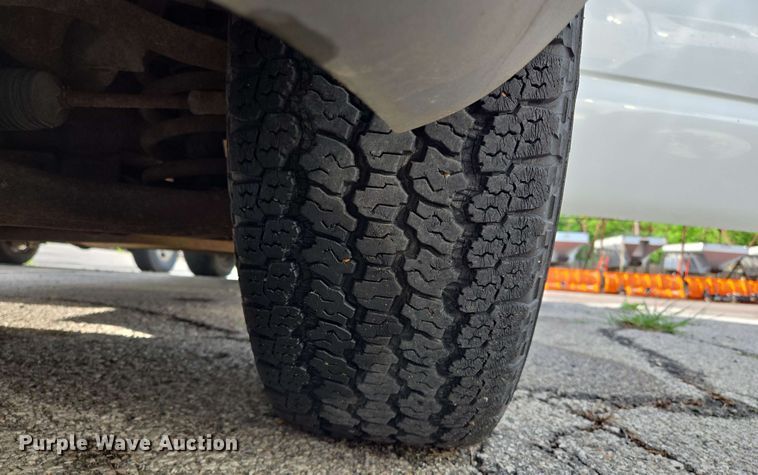 image for item EJ8715 2003 GMC Sierra 1500 pickup truck