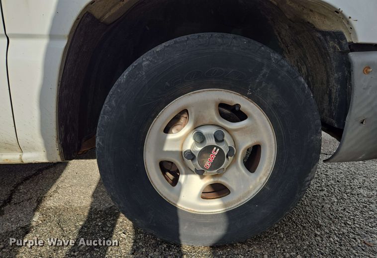 image for item EJ8715 2003 GMC Sierra 1500 pickup truck