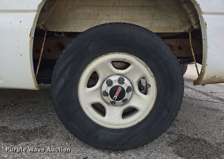 image for item EJ8715 2003 GMC Sierra 1500 pickup truck