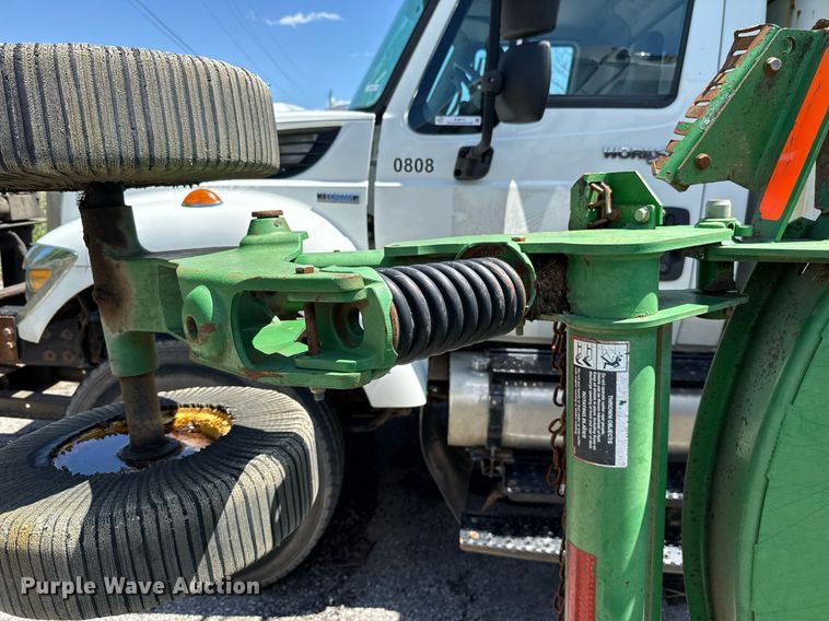 image for item EJ8716 John Deere HX15 batwing rotary mower