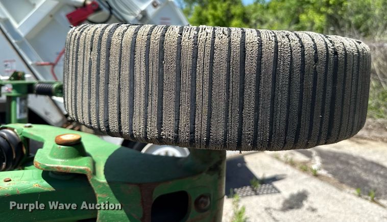 image for item EJ8716 John Deere HX15 batwing rotary mower