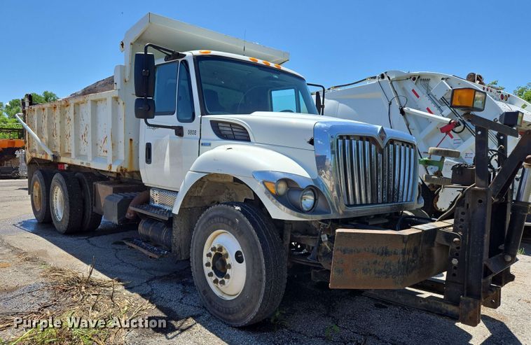 image for item EJ8717 2008 International 7400 dump truck