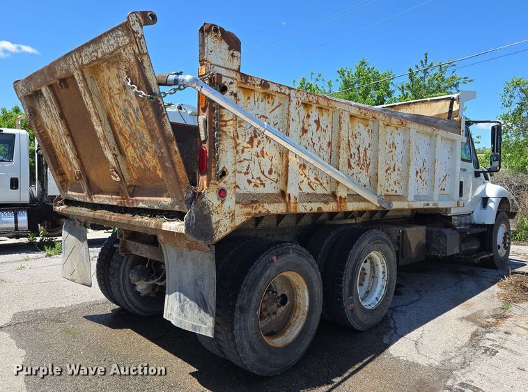 image for item EJ8717 2008 International 7400 dump truck