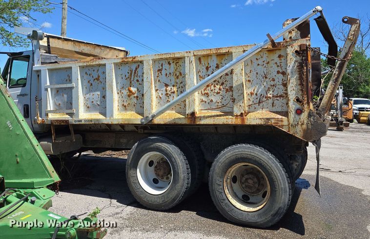 image for item EJ8717 2008 International 7400 dump truck