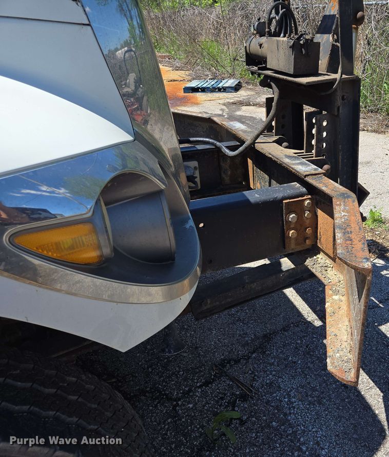 image for item EJ8717 2008 International 7400 dump truck