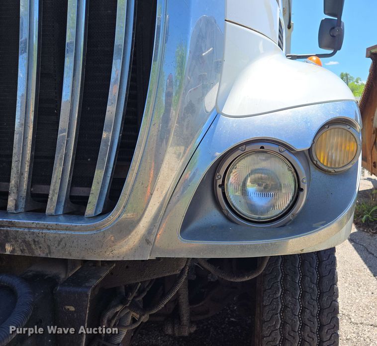 image for item EJ8717 2008 International 7400 dump truck