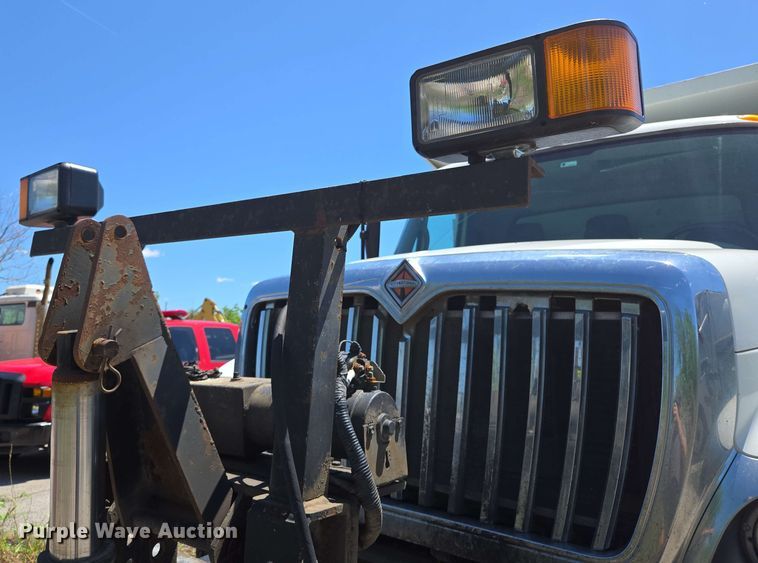 image for item EJ8717 2008 International 7400 dump truck