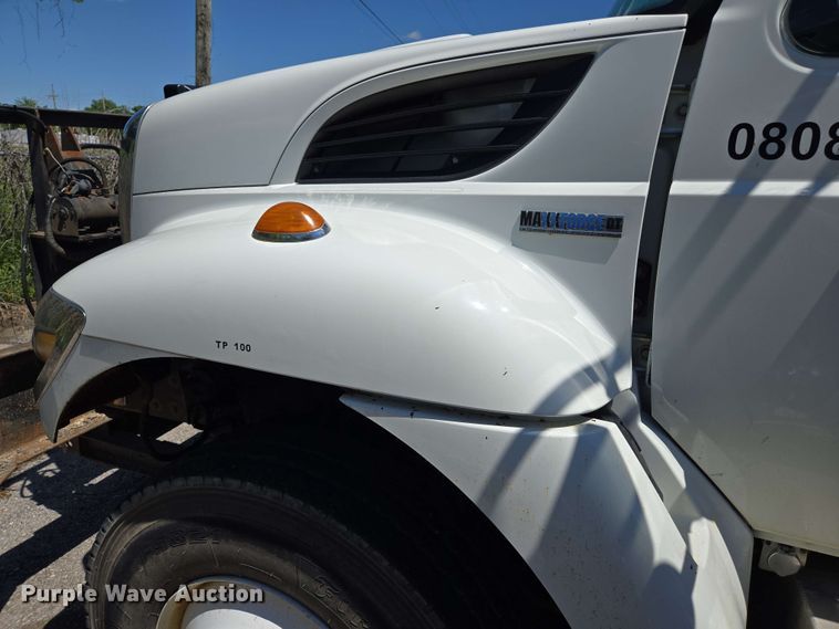 image for item EJ8717 2008 International 7400 dump truck