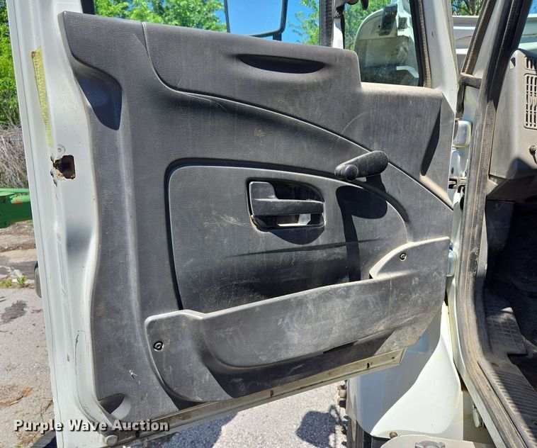 image for item EJ8717 2008 International 7400 dump truck