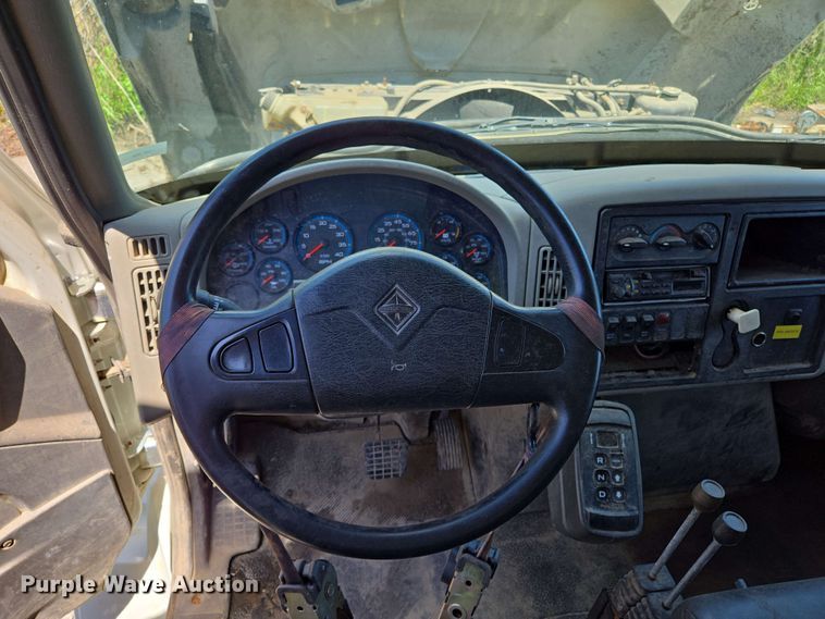 image for item EJ8717 2008 International 7400 dump truck