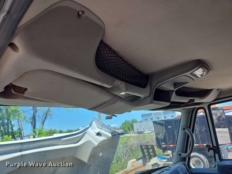 image for item EJ8717 2008 International 7400 dump truck