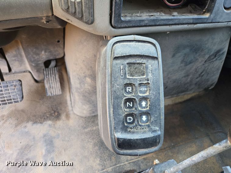 image for item EJ8717 2008 International 7400 dump truck