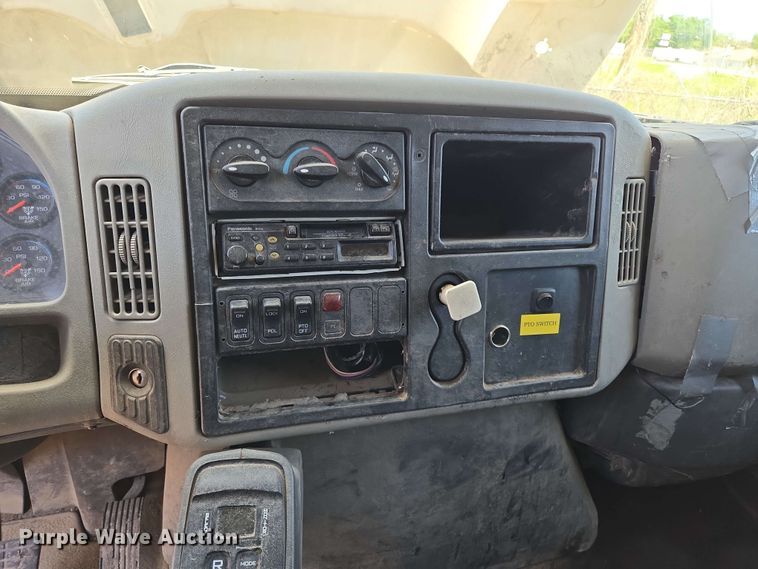 image for item EJ8717 2008 International 7400 dump truck