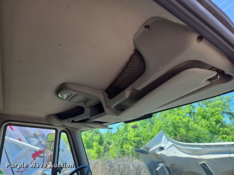 image for item EJ8717 2008 International 7400 dump truck