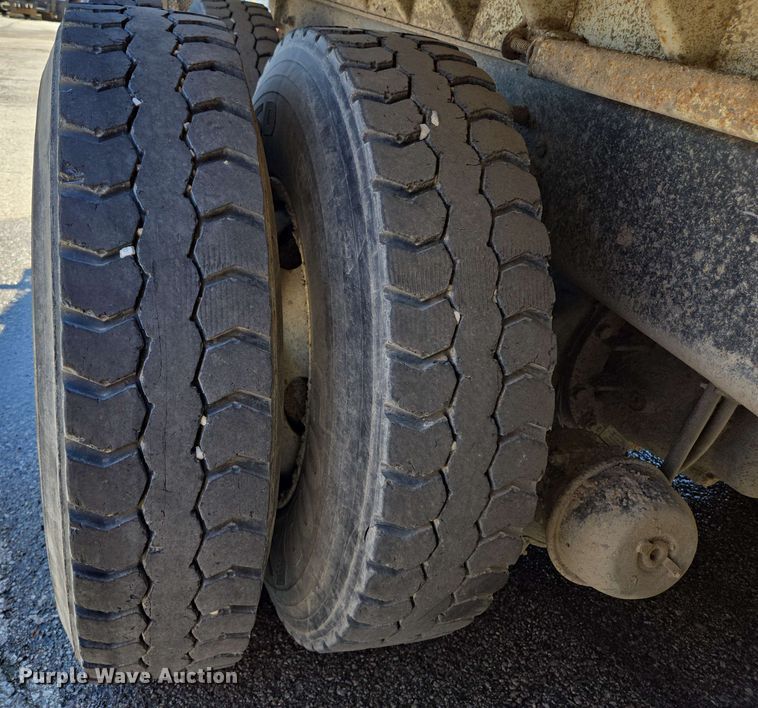 image for item EJ8717 2008 International 7400 dump truck