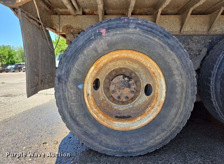 image for item EJ8717 2008 International 7400 dump truck