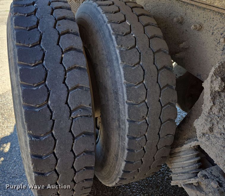 image for item EJ8717 2008 International 7400 dump truck