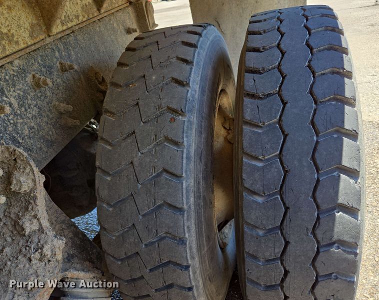 image for item EJ8717 2008 International 7400 dump truck