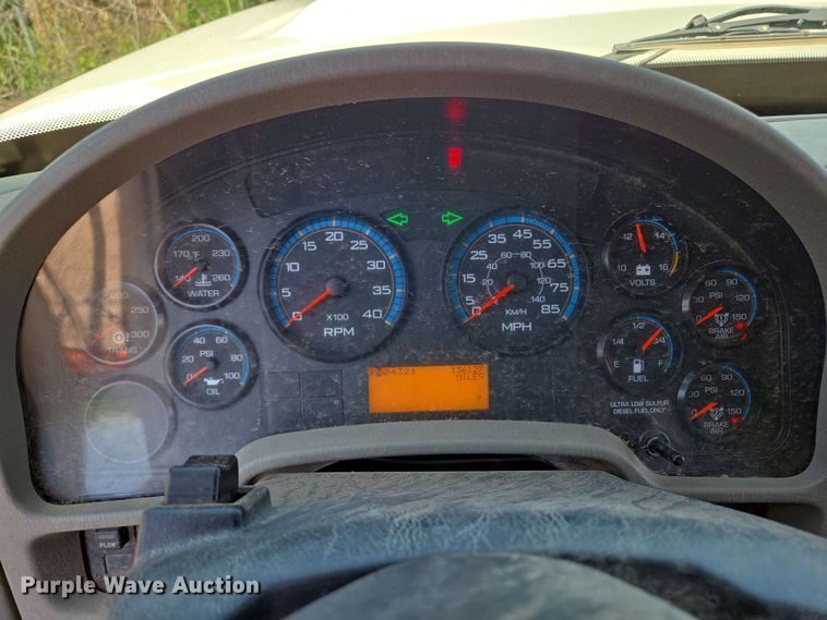 image for item EJ8717 2008 International 7400 dump truck