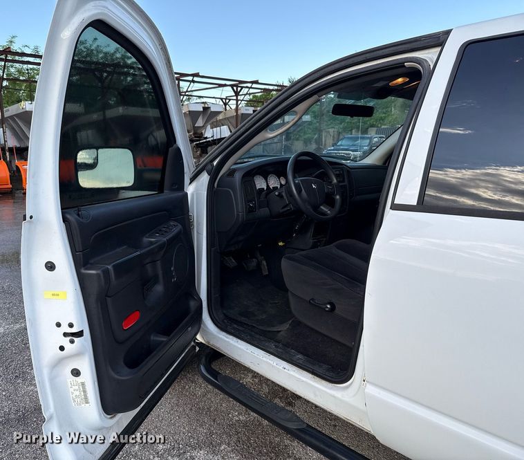 image for item EJ8720 2005 Dodge Ram 1500 Quad Cab pickup truck