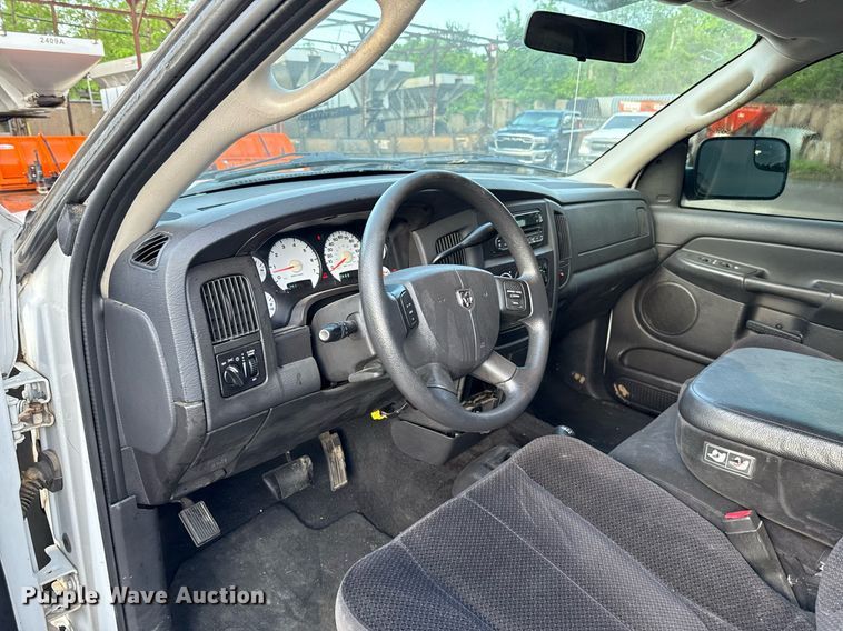 image for item EJ8720 2005 Dodge Ram 1500 Quad Cab pickup truck