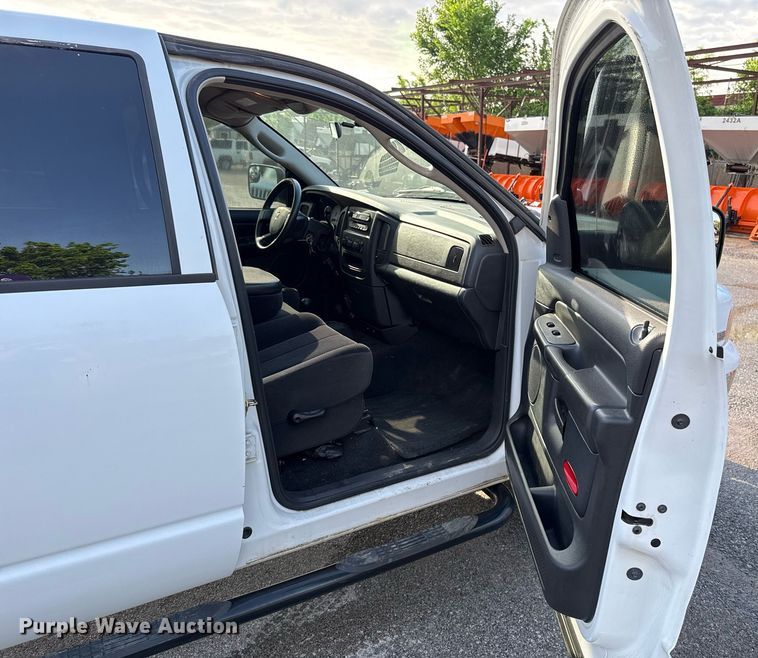 image for item EJ8720 2005 Dodge Ram 1500 Quad Cab pickup truck