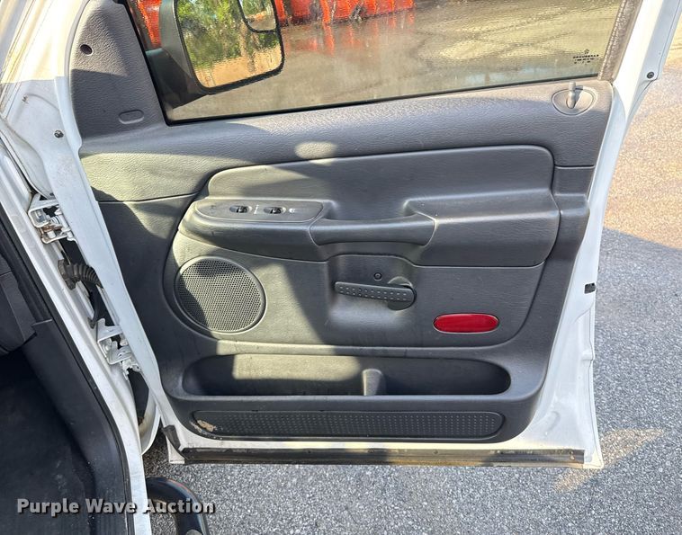 image for item EJ8720 2005 Dodge Ram 1500 Quad Cab pickup truck