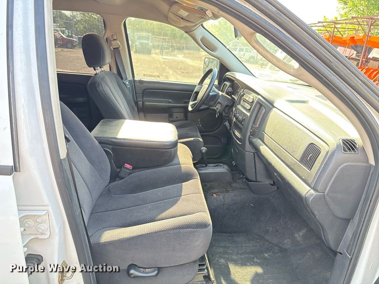 image for item EJ8720 2005 Dodge Ram 1500 Quad Cab pickup truck