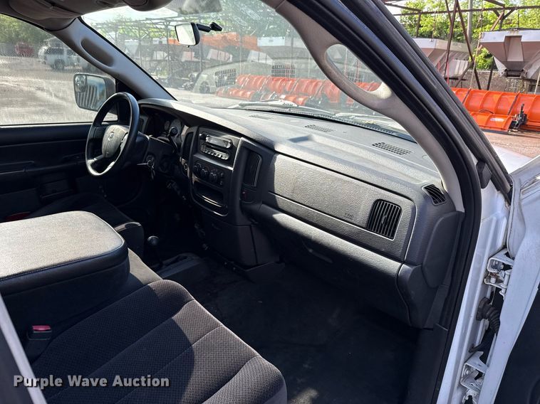 image for item EJ8720 2005 Dodge Ram 1500 Quad Cab pickup truck