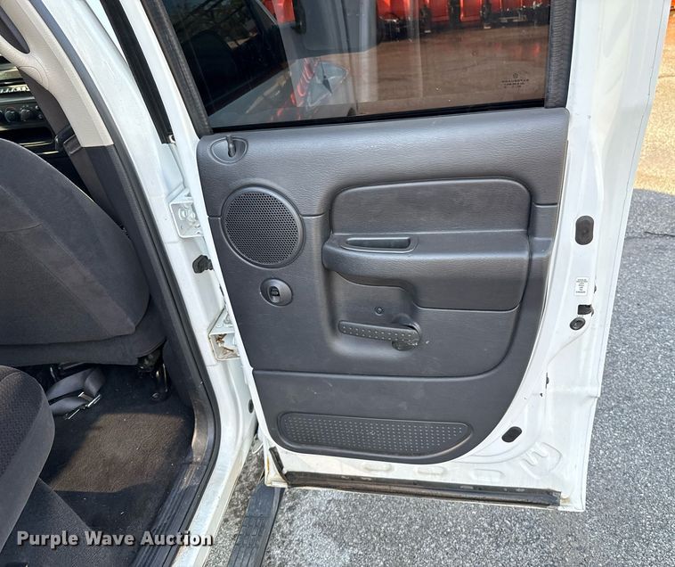 image for item EJ8720 2005 Dodge Ram 1500 Quad Cab pickup truck