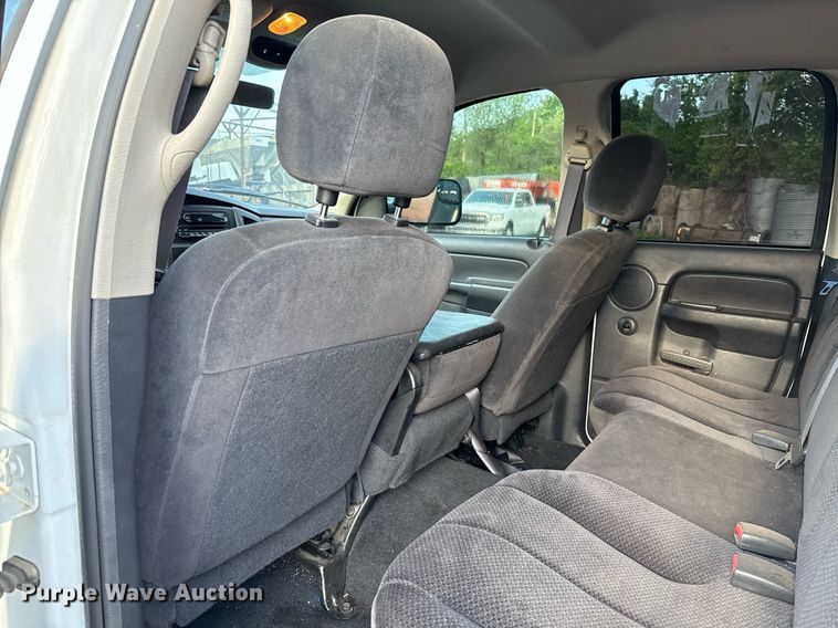 image for item EJ8720 2005 Dodge Ram 1500 Quad Cab pickup truck