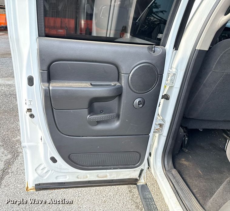 image for item EJ8720 2005 Dodge Ram 1500 Quad Cab pickup truck