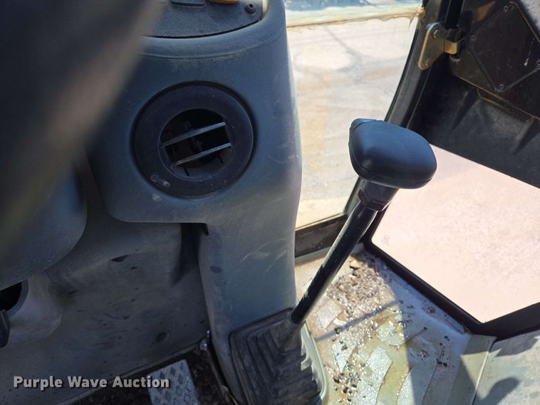 image for item EJ8721 2004 Caterpillar 416D backhoe