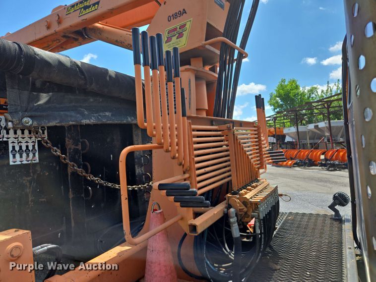 image for item EJ8723 2002 International 4900 grapple crane truck