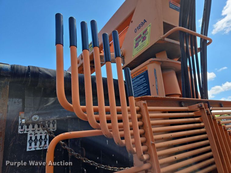 image for item EJ8723 2002 International 4900 grapple crane truck