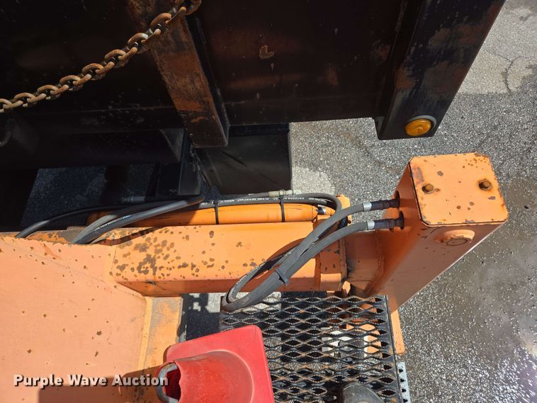 image for item EJ8723 2002 International 4900 grapple crane truck