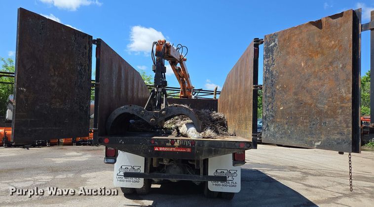 image for item EJ8723 2002 International 4900 grapple crane truck