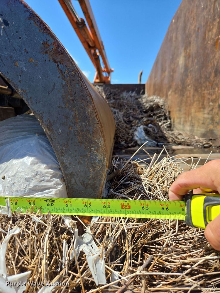 image for item EJ8723 2002 International 4900 grapple crane truck