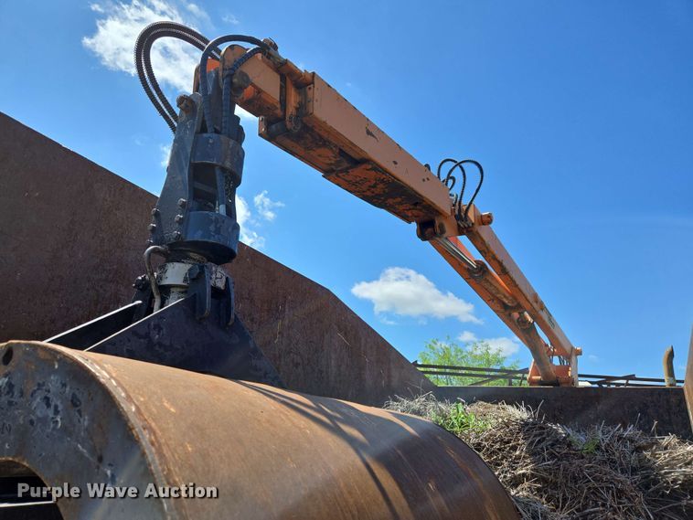 image for item EJ8723 2002 International 4900 grapple crane truck