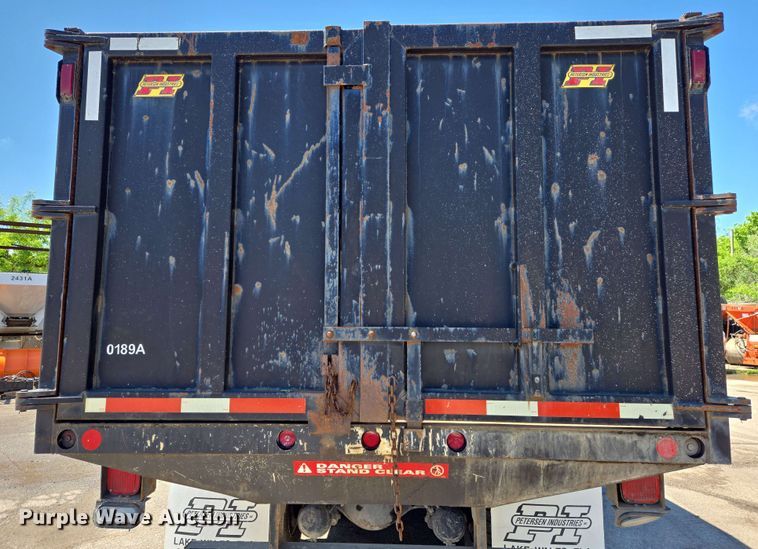 image for item EJ8723 2002 International 4900 grapple crane truck