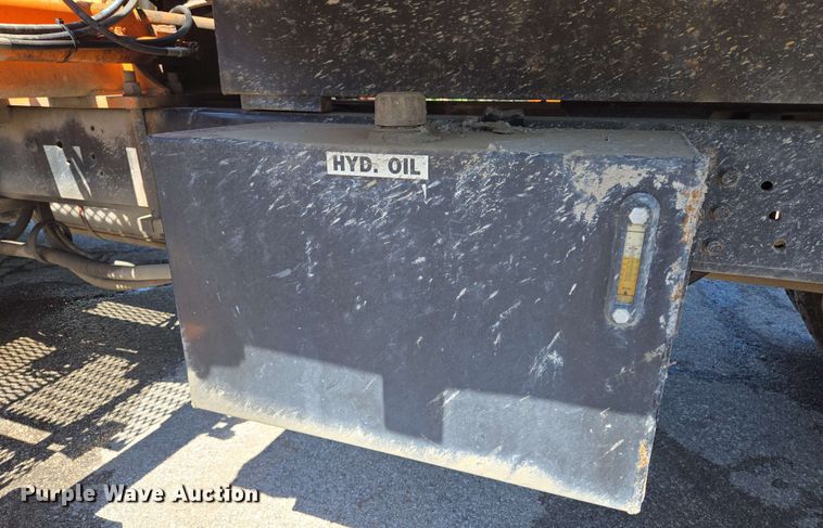 image for item EJ8723 2002 International 4900 grapple crane truck