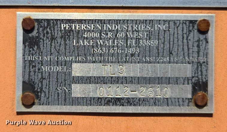 image for item EJ8723 2002 International 4900 grapple crane truck