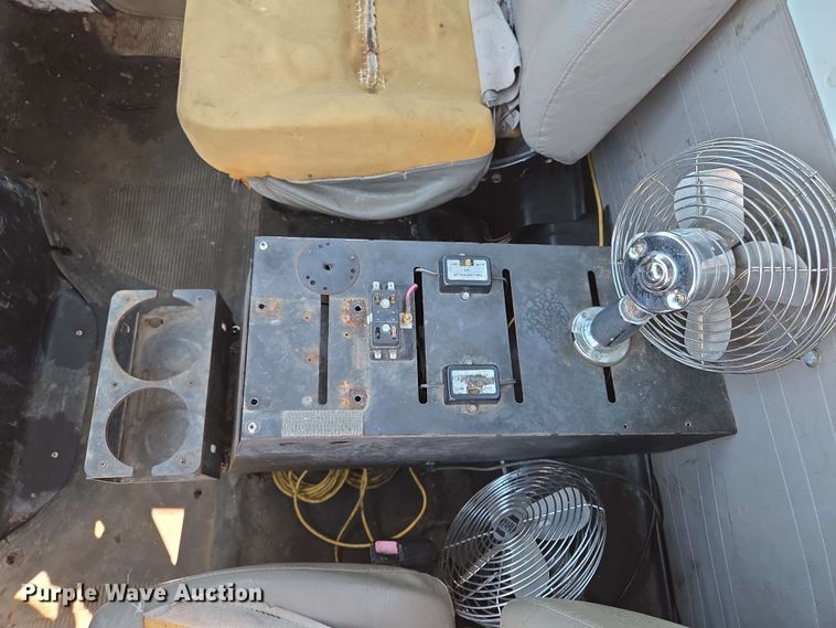 image for item EJ8723 2002 International 4900 grapple crane truck