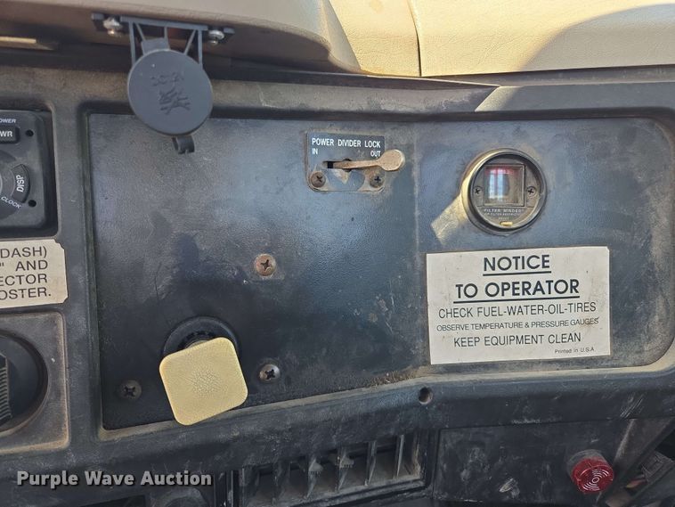 image for item EJ8723 2002 International 4900 grapple crane truck